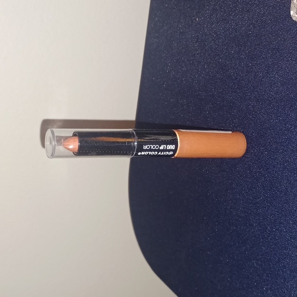 Makeup Assortment - Picture 6 of 8